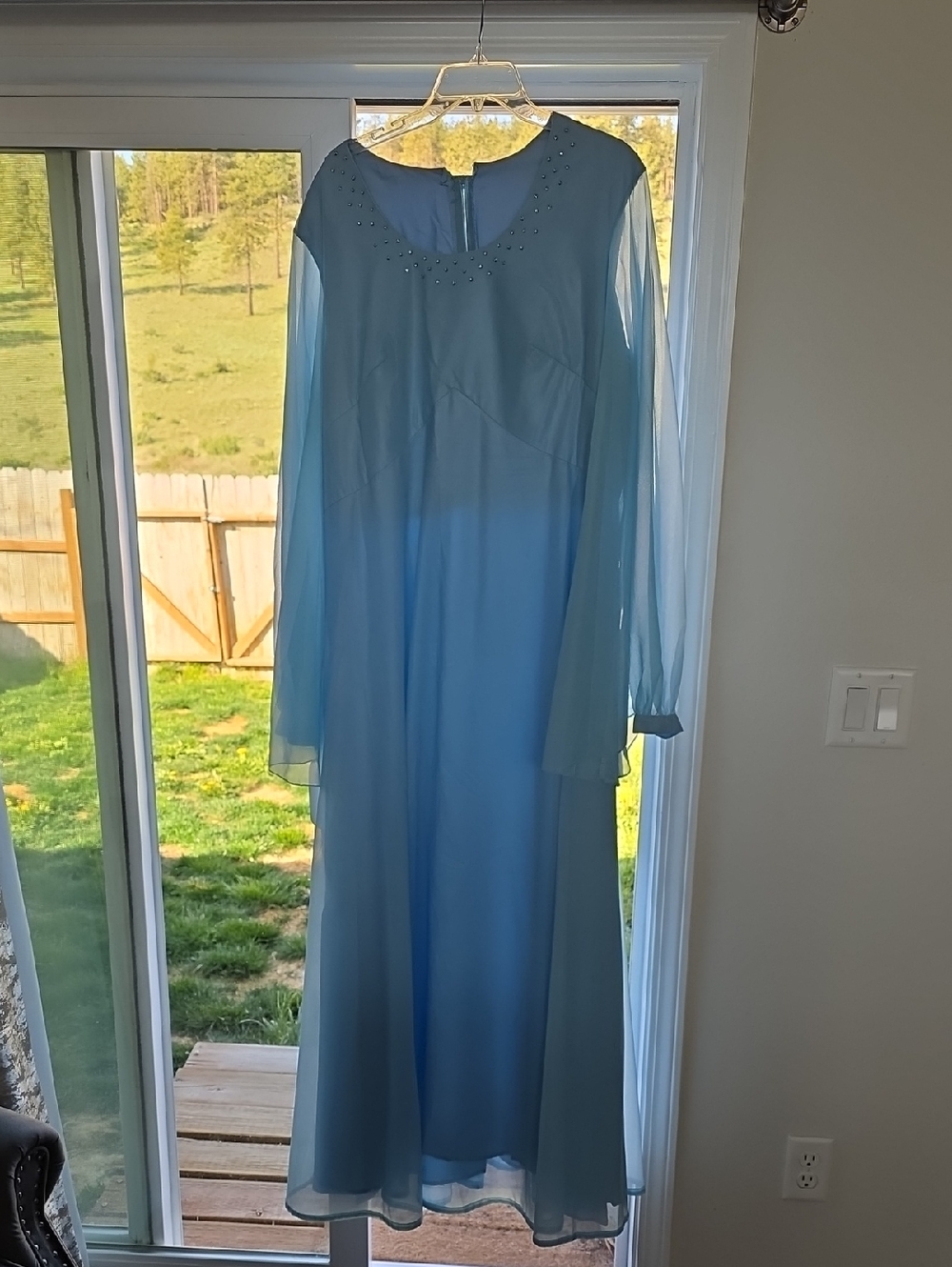 1970s Elegant Light Blue Long Sleeve Chiffon Evening Dress With Angel Sleeves